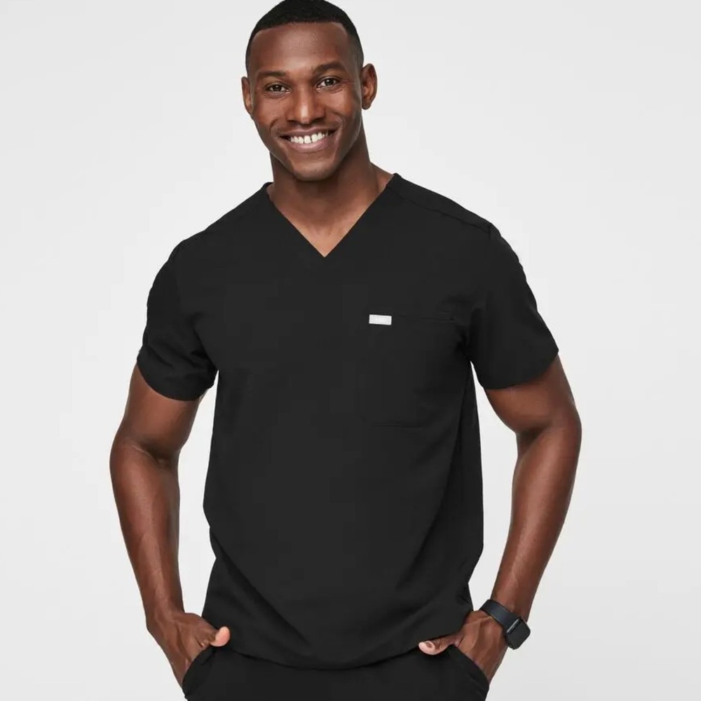 NWOT Figs Leon Three-Pocket Scrub Top